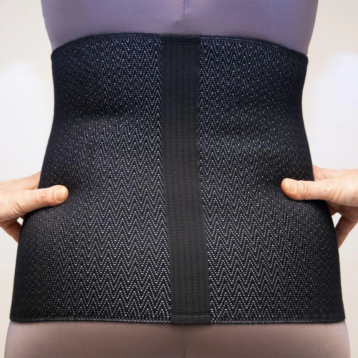 BODYPERFECT Fascia Lana Pancera Elastica Contenitiva Unisex Offre Protezione Addominale e Lombare Lana Termica Made In Italy (L, Nero)